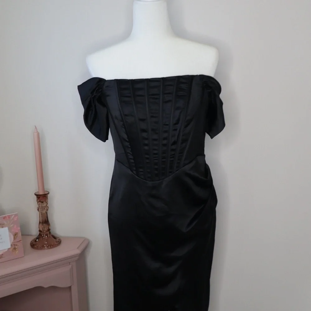 Black Corseted Dress Off the Shoulder LARGE - Picture 2 of 6